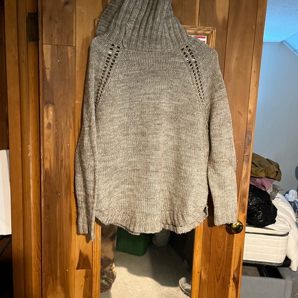 Sweater - Picture 3 of 3